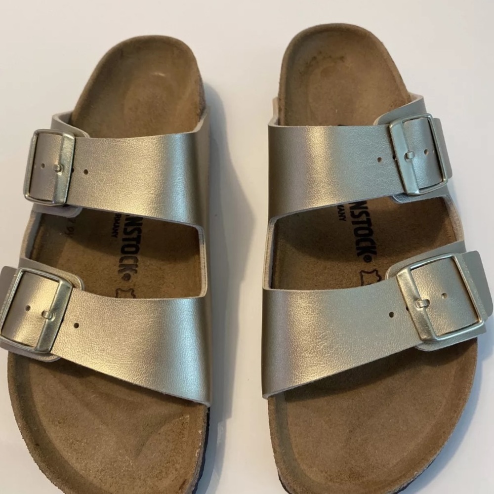 Size 40 Birkenstock’s, Beautiful gold tone.